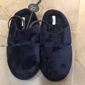 NWT slippers